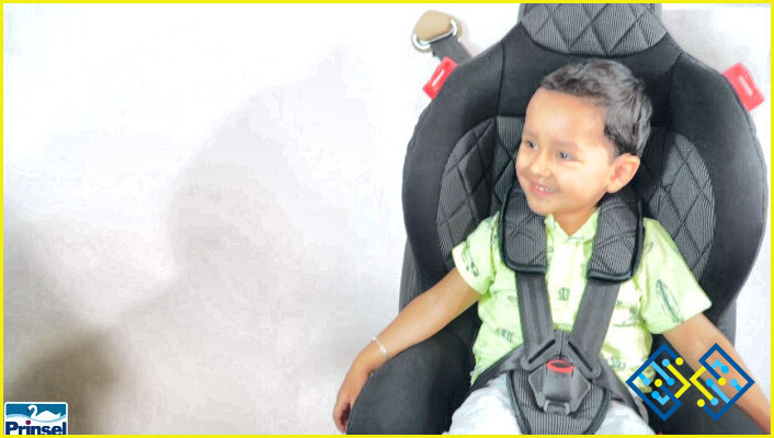 Cómo ajustar las correas de la silla de coche del bebé?