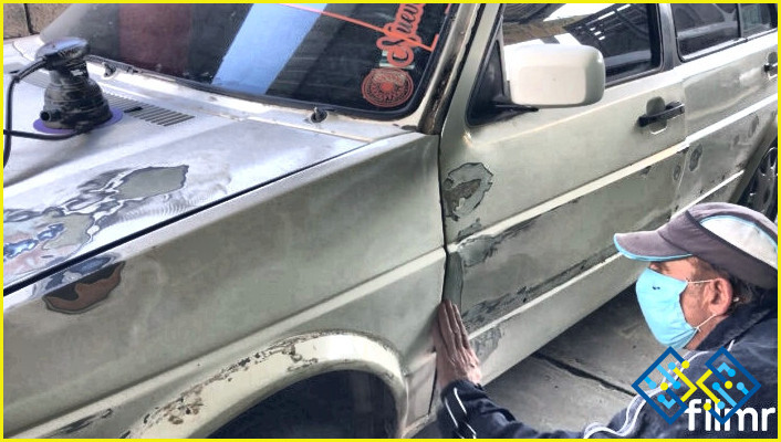 ¿Cómo arreglar la pintura agrietada en el coche?