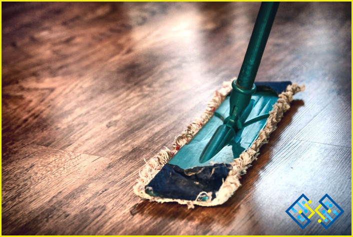 ¿Cómo limpiar el suelo de corcho?