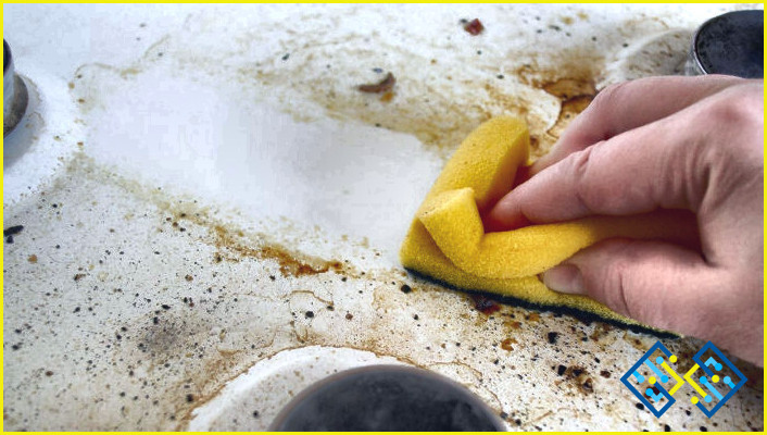 ¿Cómo limpiar la grasa del suelo de la cocina?