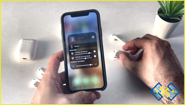 Cómo conectar los Airpods al Iphone Se?