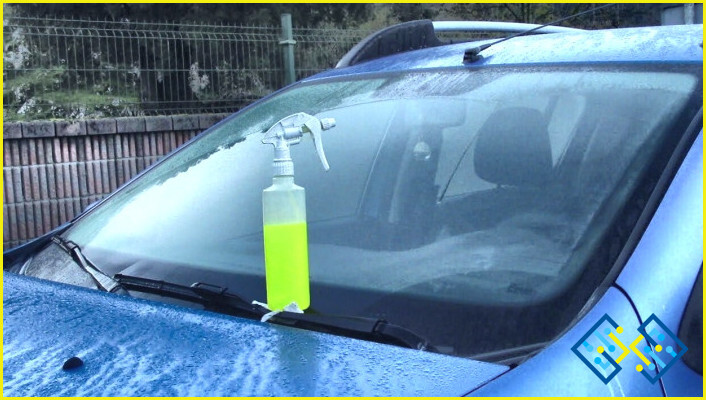 Cómo quitar el tinte de las ventanas del coche con el descongelador?