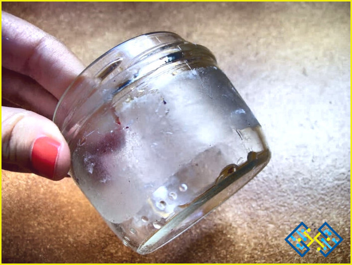 ¿Cómo quitar los restos de pegatinas de los cristales tintados?